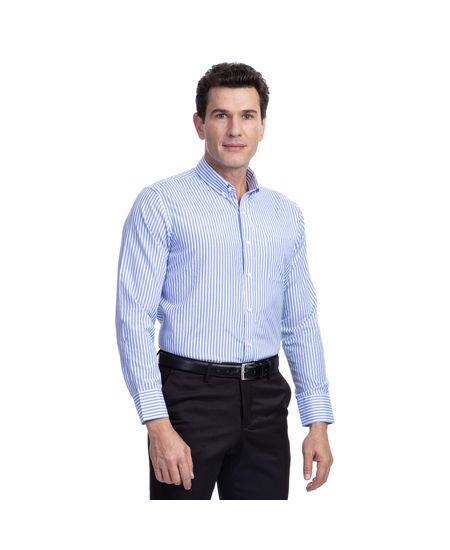 Homem vestindo camisa social masculina azul listrada e calça social preta | Camisaria Colombo